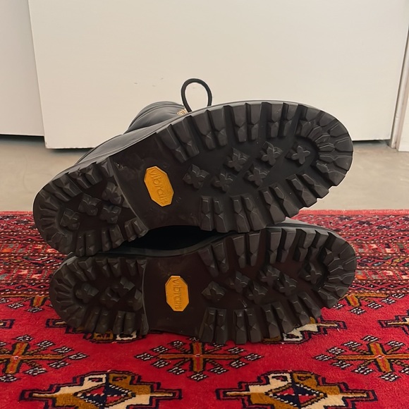 🖤🥾 SPECIAL EDITION MONCLER BOOTS - Picture 4 of 4